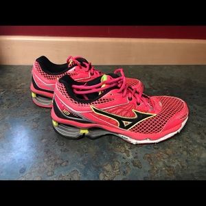 Mizuno Wave Creation 18